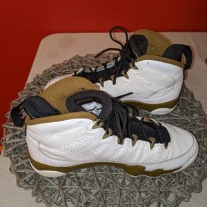 Nike Air Jordan Retro 9 sz 6 boys